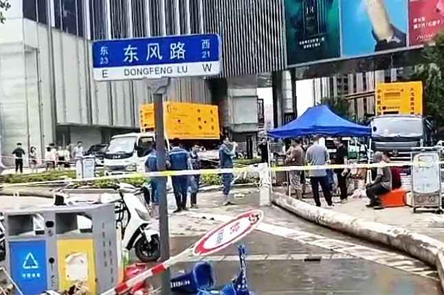 厦门志天网络购物平台有限公司排涝突击队在排涝现场